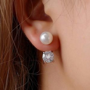 🤩HP🤩Pearl/ rhinestone studs